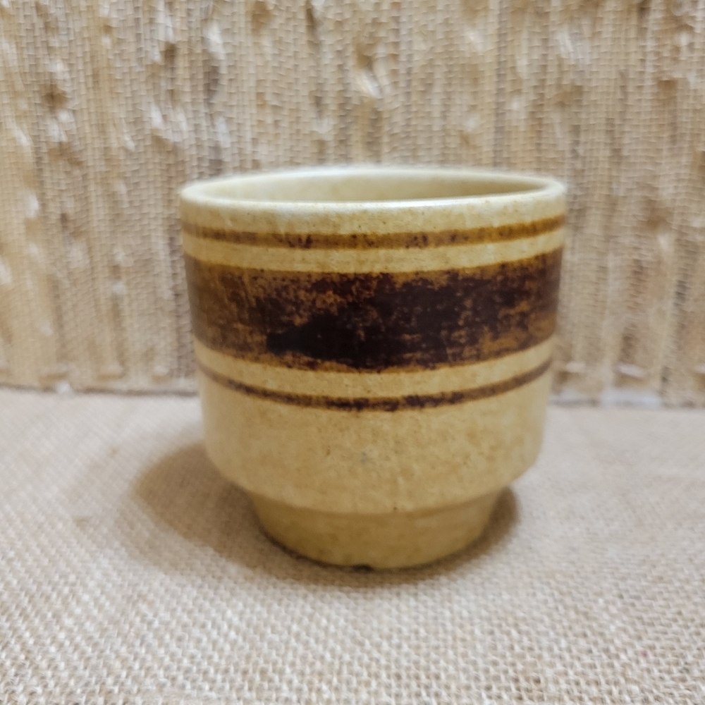 Small 1970s Pottery Craft rustic stoneware planter.
